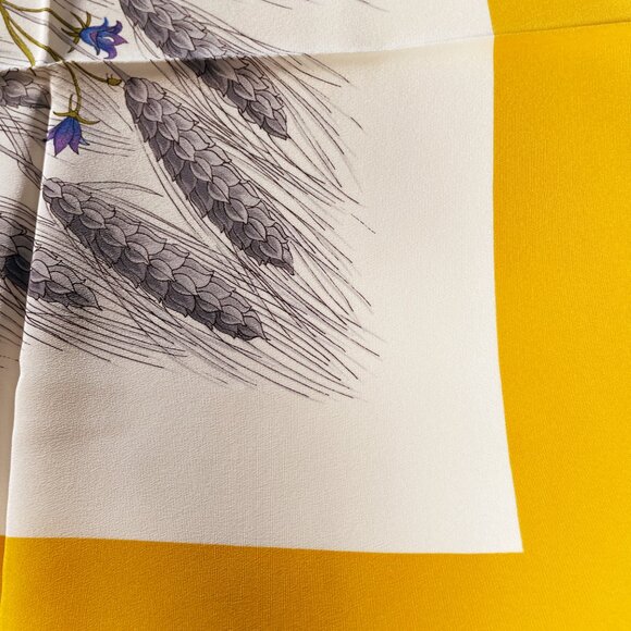 Gucci Vintage Silk Floral Bouquet Scarf Wheat Wildflowers Italy - Picture 10 of 14